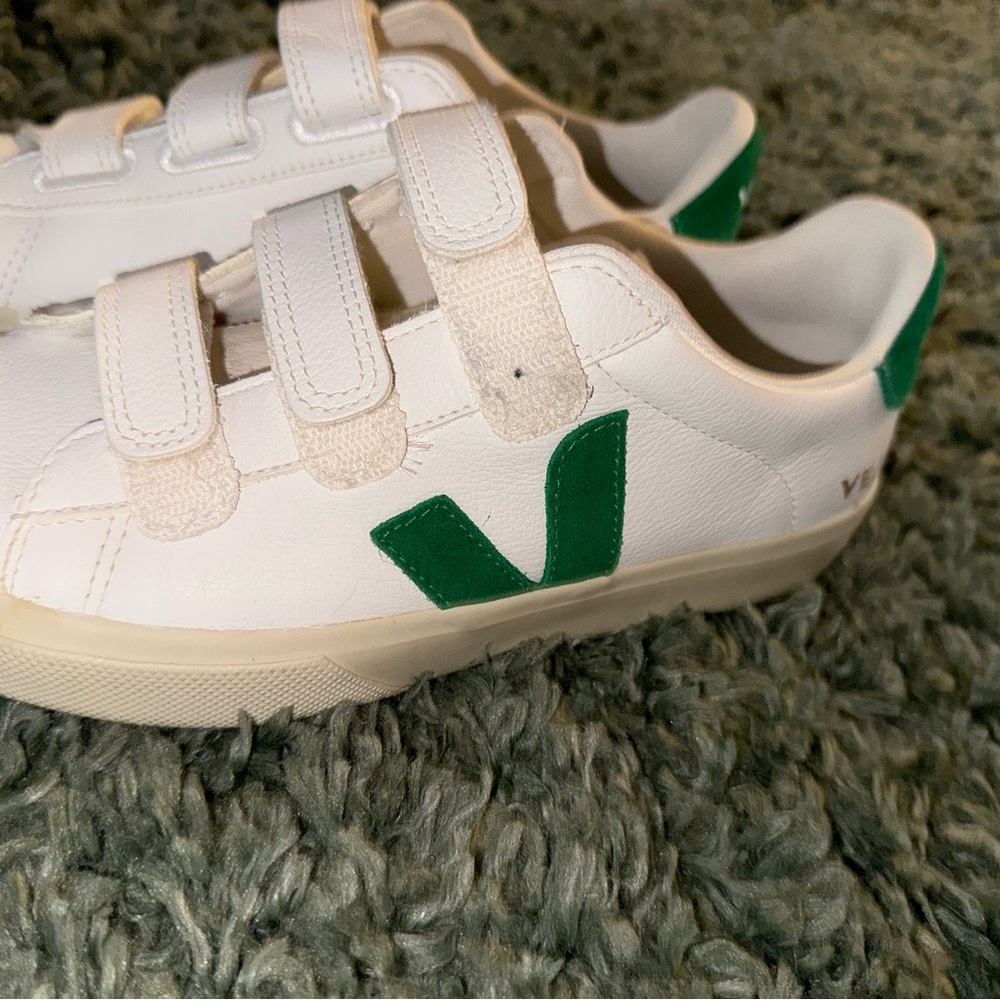 Veja Women Sneakers in White and Green